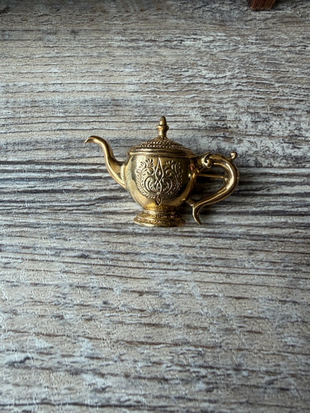 Vintage Gold Tone Teapot Brooch (1928 brand)